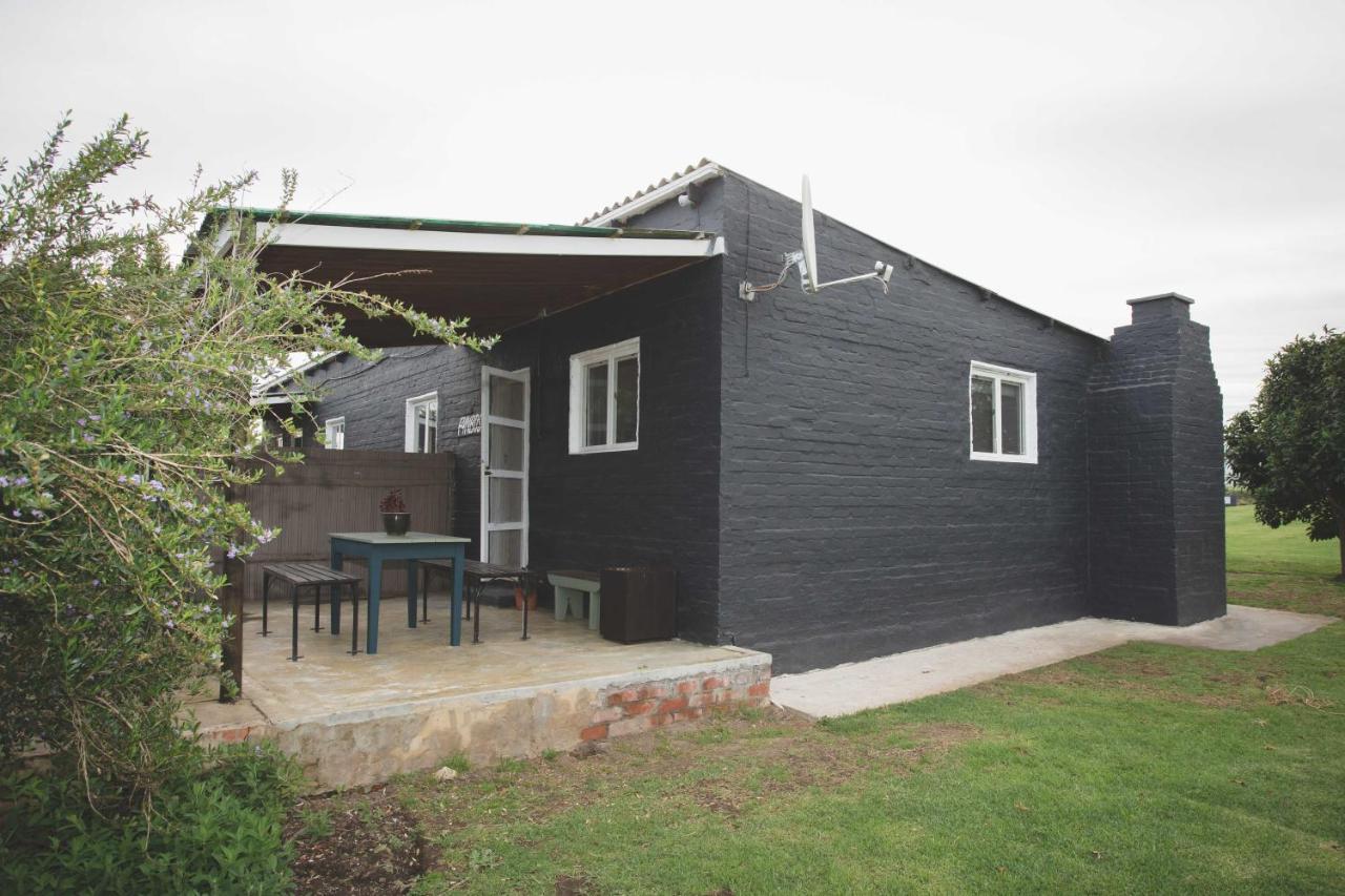 Beyond Urban Cottages Stormsrivier Exteriör bild
